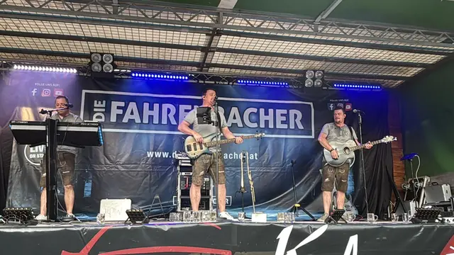 Wie könnte es anders sein, Fahrenbach hat eine eigene Band: "Die Fahrenbacher" sorgten für Tanz und Unterhaltung. | Foto: Waltraud Fischer