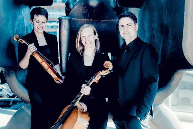 Das Trio Kirei mit Christoph Traxler, Klavier, Andrea Traxler, Cello, und Maria Wahlmüller, Violine, tritt wieder auf Windegg auf. | Foto: Andrej Grilc