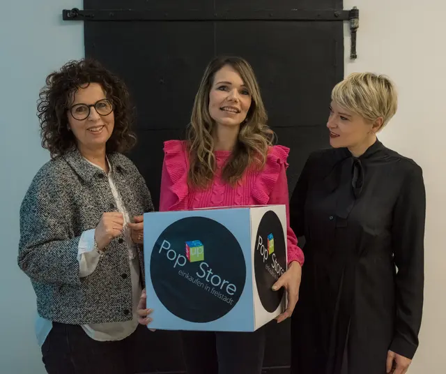 Stadtmarketing-Trio (von links): Christa Kreindl, Kathrin Freudenthaler und Katharina Rotschne.  | Foto: Stadtmarketing/Richard Schramm