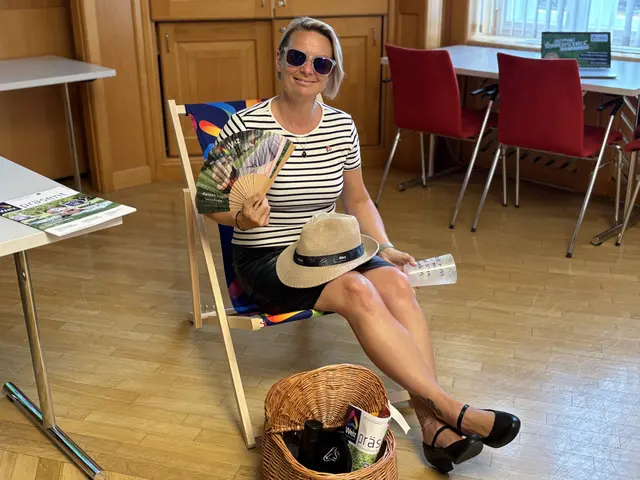 Bürgermeisterin Bettina Bauernhofer freut sich auf die Gespräche beim Picknick. | Foto: MeinBezirk