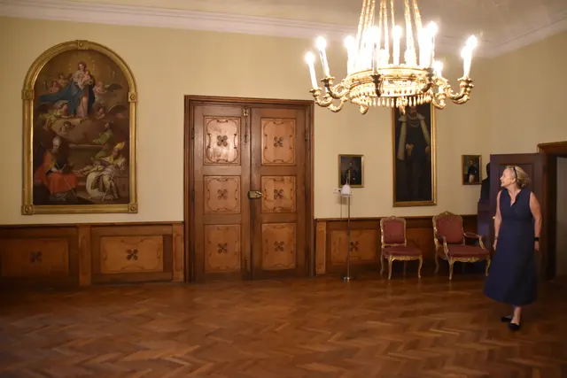 Die Ernegger Schloss-Herrin Georgina Newall ist eine direkte Nachfahrin der Familie Auersperg. | Foto: Roland Mayr/MeinBezirk Scheibbs