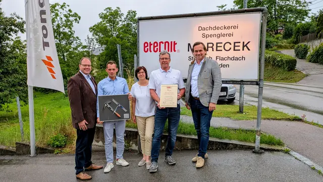 Bezirksstellenleiter Günther Mörth, Lukas, Brigitte und Thomas Marecek, Bezirksstellenobmann Christian Bauer | Foto: Bernd Specht