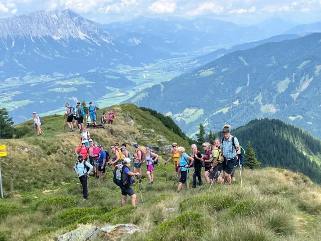 Die Pilgergruppe wanderte vom Michaelerberghaus über den Kochofen ins Kleinsölktal.