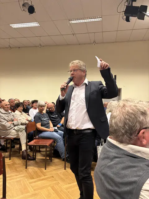 Manfred Grill, Bürgermeister von Bad Großperholz (SPÖ) meldete sich ebenfalls zu Wort: "Eine strafrechtliche Prüfung schließe ich nicht aus." | Foto: Bernhard Schabauer