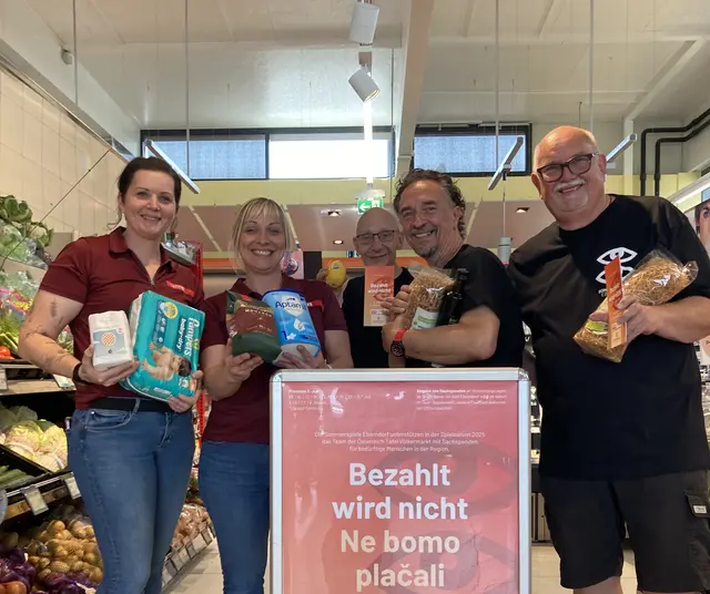 Die Sommerspiele Eberndorf und der Spar-Markt Eberndorf engagieren sich gemeinsam für die gute Sache und sammeln Produkte für die "Tafel" in Völkermarkt. | Foto: Sommerspiele Eberndorf
