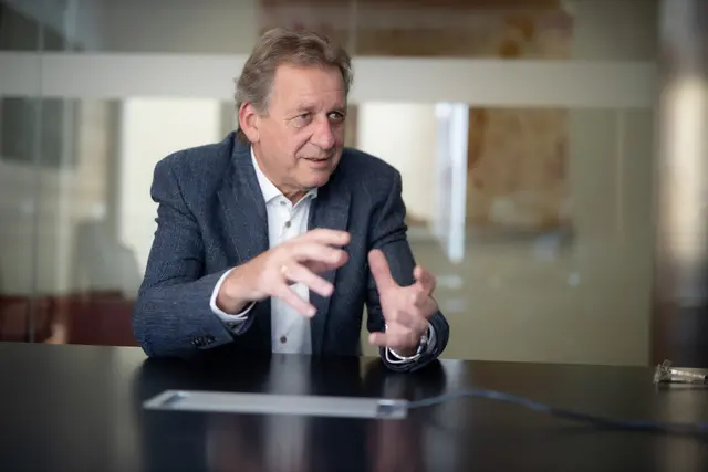 Die Tiroler Konsumentinnen und Konsumente können, wollen und sollen nicht länger Österreich-Aufschläge schlucken müssen, um die höheren Kosten des Handels abzudecken", fordert Tirols AK-Präsident Erwin Zangerl. | Foto: AK Tirol