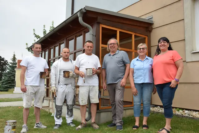Die letzte Sanierung des Buswartehauses bei der Volksschule liegt gut 15 Jahre zurück.  | Foto: Gemeinde Berg