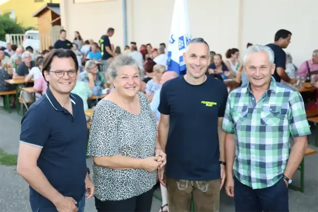 Bgm. Bernhard Heinl (Michelhausen), Bgm. Beate Jilch (Atzenbrugg), Kommandant Ferdinand Donabaum, Bgm. Leopold Figl (Langenrohr) | Foto: Marktgemeinde Michelhausen