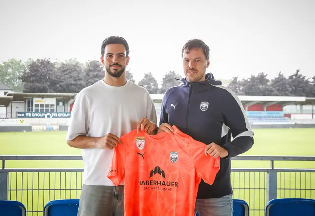Torhüter Tiago Estêvão  mit Sportdirektor Thomas Gebauer | Foto: Sabrina Waldbauer