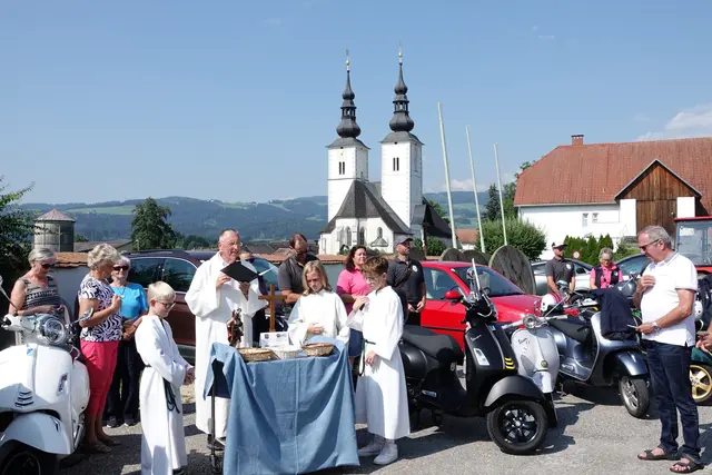 Fahrzeugsegnung vor der Kirche in St.Marein, aus dem Vorjahr | Foto: privat