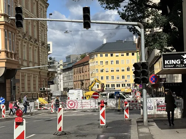 Baustelle Bozner Platz, von der Meinhardstraße und Brixner Straße keine Zufahrt möglich.