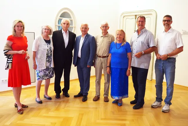Gudrun und Alfred Polczyk feierten ihre Diamantene Hochzeit, Maria und Hans Berger ihre Steinerne – dazu gratulierten Bürgermeister Johann Zeiner, Vizebürgermeisterin Michaela Haidvogel sowie die Gemeinderäte Michael Capek und Andreas Dechant aufs Herzlichste. | Foto: Marktgemeinde Maria Enzersdorf