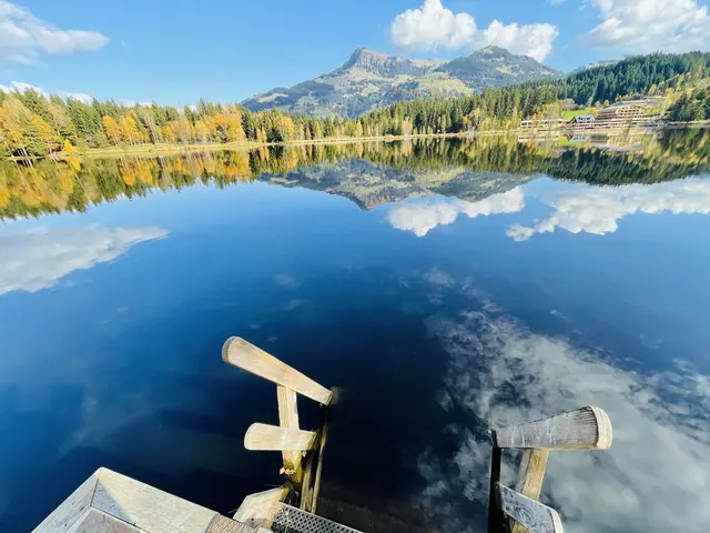 Die regelmäßigen Untersuchungen der Wasserqualität bestätigen auch heuer wieder die hohen Qualitätsstandards der Tiroler Badegewässer.  | Foto: Kogler