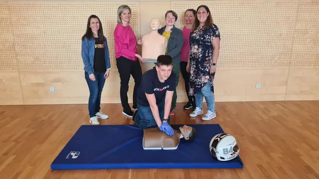 Dass die Ausbildung Früchte trägt, zeigte sich auch bei den heurigen Bezirks- und Landesbewerben im Bereich Erste Hilfe, bei denen die Schüler der Mittelschule sehr gute Leistungen erzielten. | Foto: MMS Hellmonsödt