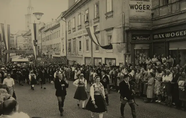 Der Kirchtagsumzug hatte immer schon einen hohen Stellenwert. Hier ein Auszug aus dem Jahr 1957. | Foto: Archiv Villacher Kirchtag