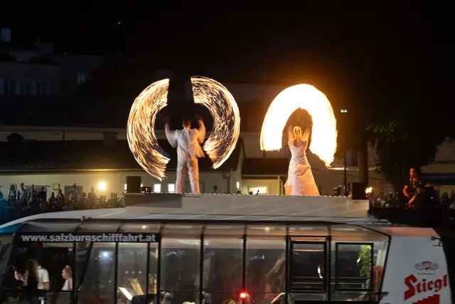 Feuer- und Wassershow auf der Salzach beim Stadtfest | Foto: Stadt Salzburg/Wildbild