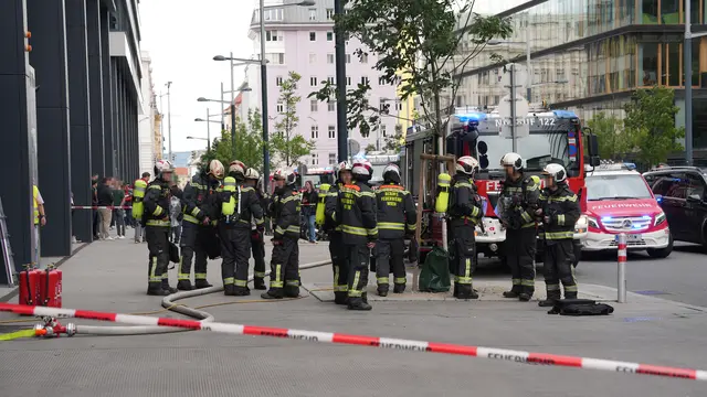 Rund 70 Kräfte der Feuerwehr standen im Einsatz. Gegen 17 Uhr hieß es dann "Brand aus". | Foto: Valentina Marinelic/MeinBezirk