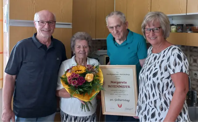 Bürgermeister Friedrich Fürst, Margareta und Franz Rosenmeier und die geschäftsführende Gemeinderätin Anneliese Haslinger (v.l.) | Foto: Marktgemeinde Martinsberg
