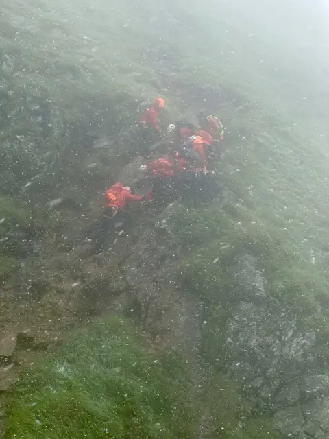Die Wipptaler Bergretter waren am Dienstag bei einem Einsatz an der "Wasigen Wand" voll gefordert. | Foto: Bergrettung Tirol/Bezirk IL