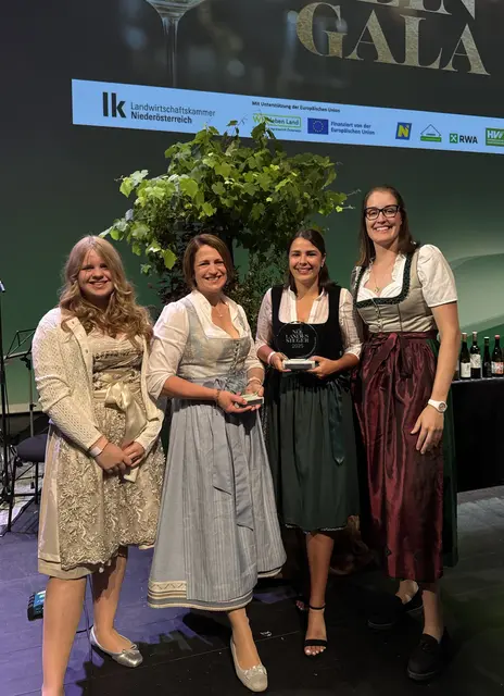 "Soosser Wein Frauen Power“: Anna und Gaby Schlager, Katharina und Anna Schwertführer | Foto: privat