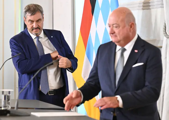 Der bayerische Ministerpräsident Markus Söder (l./CSU) und Bundeskanzler Christian Stocker (ÖVP) am Donnerstag, 10. Juli 2025, im Rahmen einer Pressekonferenz im Bundeskanzleramt in Wien. | Foto: HANS KLAUS TECHT / APA / picturedesk.com