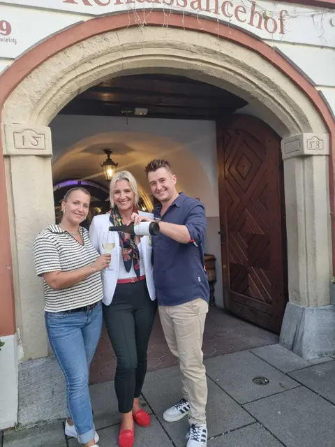 Zwillingsschwester Anna und Mutter Claudia aka "Mutz" zusammen mit Oliver Wolf | Foto: Jürgen Erber