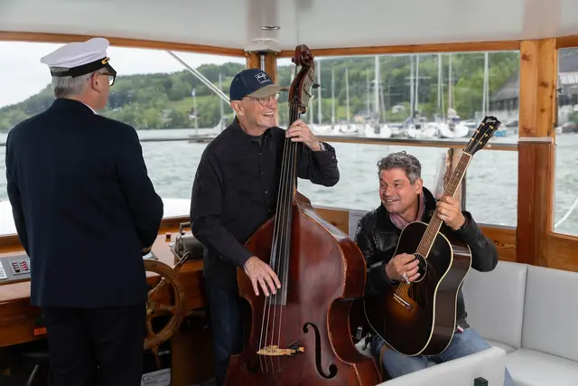 An Bord der „Seenland" gibt es jetzt auch Live-Musik. Am 15. Juli 2025 spielt das Martin Langer Duo.  | Foto: Tourismusverband, Chris Hofer