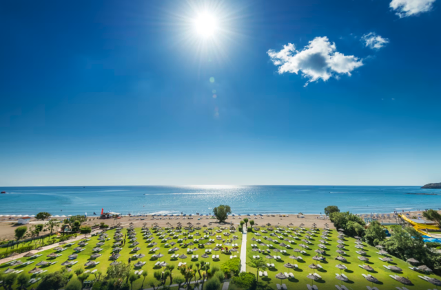 Genießen Sie entspannte Verwöhntage im 4-Sterne-Hotel Apollo Beach. | Foto: TUI