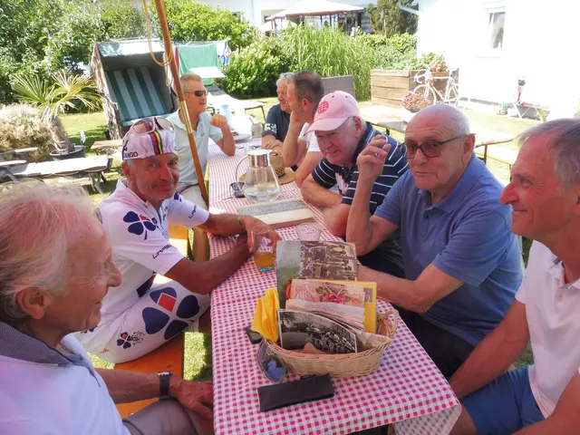 Das Treffen der Radsport-Legenden, bei Alois Rögl in Braunau, ist bereits zur Tradition geworden. | Foto: A. Wimmer
