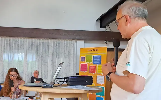 Edvard Sequens von Calla Budweis (r.) bei seinem Vortrag | Foto: Anti Atom Komitee