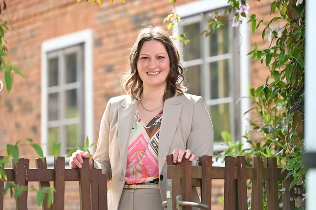 Mikrobiologin Katharina Kraxberger von Multikraft forscht an einer Lösung für pestizidbelastete Böden und Umwelt. | Foto: Multikraft