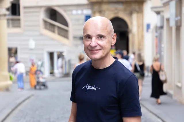 Seit 1993 als selbstständiger Juwelier tätig, seit 2015 in der Hofgasse ansässig: Arnold Gatter | Foto: Konstantinov