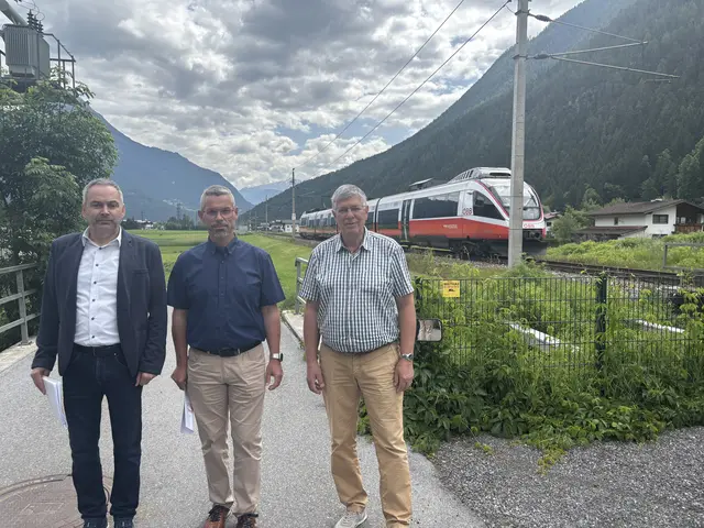 Hier sollte eine zweite Schiene als "Abstellgleis" für Güterzüge gebaut werden. Dieser Plan ist nun vom Tisch.