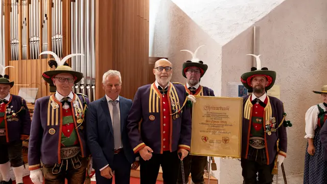 Thomas Wirth wurde für seine Verdienste um die Schützenkompanie Völs die höchste Auszeichnung verliehen. | Foto: SK Völs