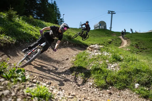 Downhill-Action am Grubigstein: Am 19. Juli 2025 gastiert die auner Austrian Gravity Series (aAGS) in der Tiroler Zugspitz Arena. | Foto: Tiroler Zugspitz Arena/Nikola Radovic