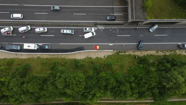 Ein schwerer Crash mit vier Fahrzeugen auf der A8 Innkreisautobahn bei Steinhaus verursachte eine Gesamtsperre der Fahrbahn in Richtung Passau notwendig. | Foto: laumat.at