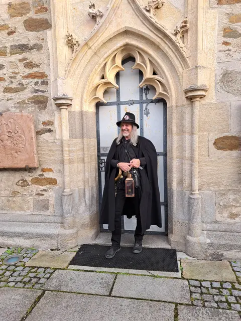 Hubert Krexhammer nahm die Gäste mit auf eine Reise durch die Zeit.  | Foto: Irene Berger