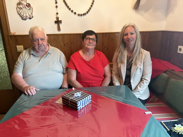 Herbert Süß, Elisabeth Süß und Bürgermeisterin Alexandra Weber (v.l.) | Foto: Stadtgemeinde Heidenreichstein