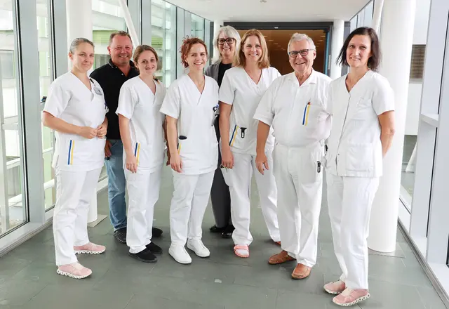 Stellvertrende ärztliche Direktorin Stefanie Trulp, Bereichsleiter Mario Höfer, Maria Rabea Stubler, Oberärztin Bruna Leyrer-Wunderlich, Pflegedirektorin Cornelia Palmetzhofer, Stellvertretende leitende Hebamme Isabella Vykoukal, Abteilungsleiter Christian Obruca und Stationsleitung Gabriele Bichler. | Foto: UK Tulln