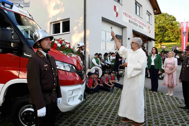 Das Kleinlöschfahrzeug wurde in Stroheim feierlich gesegnet. | Foto: FF Mayrhof-Reith