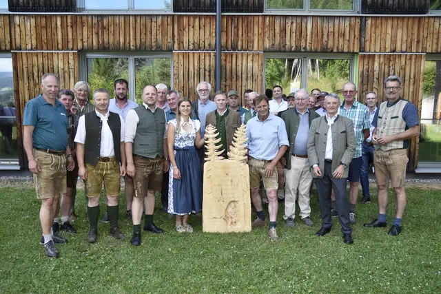Seit 25 Jahren gibt es den Forstfacharbeiterkurs der Landwirtschaftsschule Tamsweg gemeinsam mit den Österreichischen Bundesforsten (ÖBf).  | Foto: Land Salzburg/Franz Neumayr