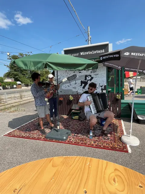 Eröffnet wird das Festival bei "eh scho wuascht" in der Simmeringer Hauptstraße 234. | Foto: Rumwurschteln