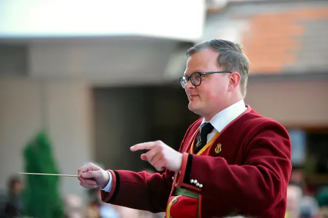 Stefan Hassl aus Grinzens hatte beim Dirigiat des Orchesters Nummer 2 ein "Heimspiel". | Foto: Hassl