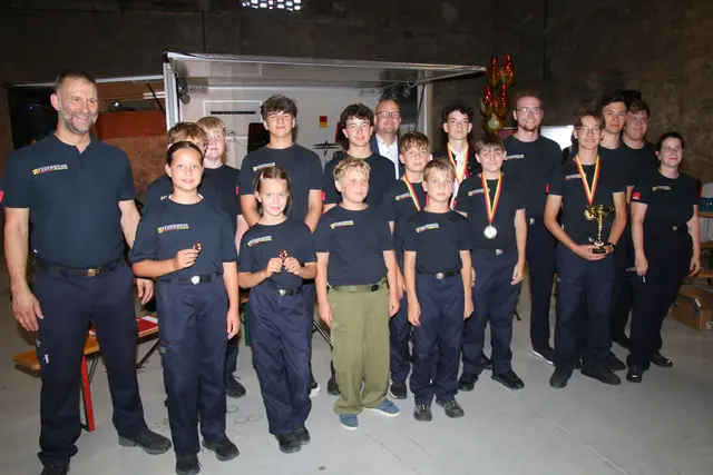 die Feuerwehrjugend Siegendorf bekam ein Auszeichnung 