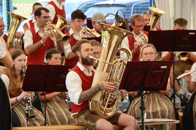Tuba-Solo von Gregor Quehenberger beim Frühschoppen.