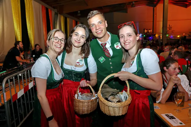 Laura, Elisa, Felix und Lena hatten viel Spaß beim Jubiläumsfest der Bergmannskapelle Schmitzberg-Ampflwang. | Foto: Helmut Klein