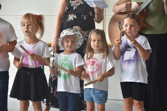 Die Kindergartenkinder hatten Lieder einstudiert. | Foto: Michael Strini