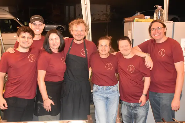 Die Küchencrew sorgte beim Wein-Bergfest fürs leibliche Wohl. | Foto: Michael Strini