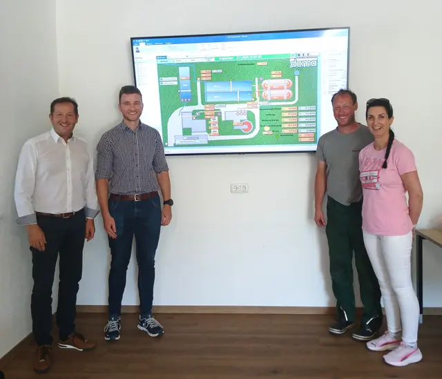 Obmann Bürgermeister Kurt Pawluk,  Stefan Pöllner (Klimabündnis OÖ), David Strutzenberger (Betriebselektriker WAV), und Stellvertreterin der Geschäfdtsführung, Maria Müller (v.li.).
 | Foto: WAV/Pawluk