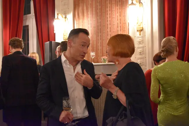 Christian Struppeck plaudert mit Chris Lohner. | Foto: Preineder